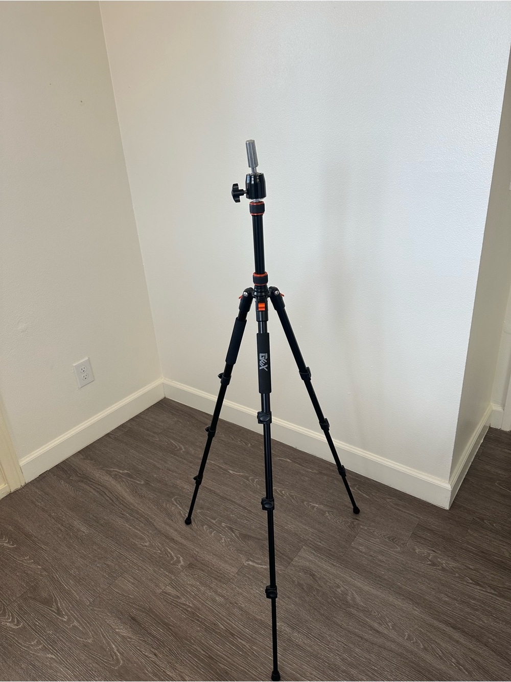 GEXWORLDWIDE GEX 63" Wig Tripod Stand
